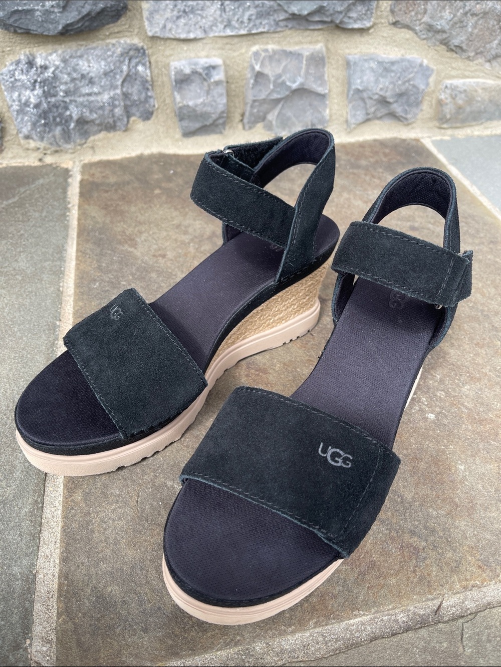 UGG Ileana platform wedge sandal size 10 black - Picture 2 of 9